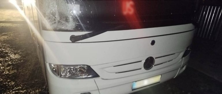 У Рахові водій пасажирського автобуса наїхав на пішохода і втік з місця ДТП