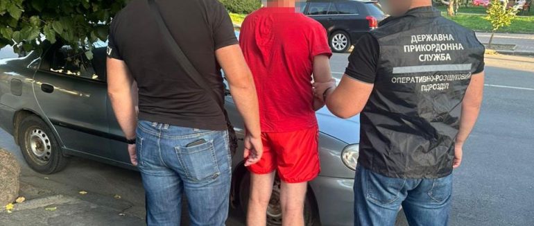 Спроба нелегального перетину кордону за 15 тисяч доларів: правоохоронці Волині викрили схему