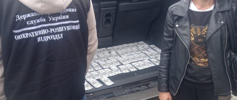 На Закарпатті викрили схему незаконного переправляння чоловіків закордон, якою керували з СІЗО