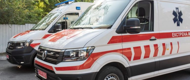 На Мукачівщині медики «швидкої» врятували жінку після зупинки серця