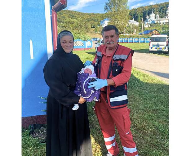 Немовля підкинули до монастиря на Закарпатті