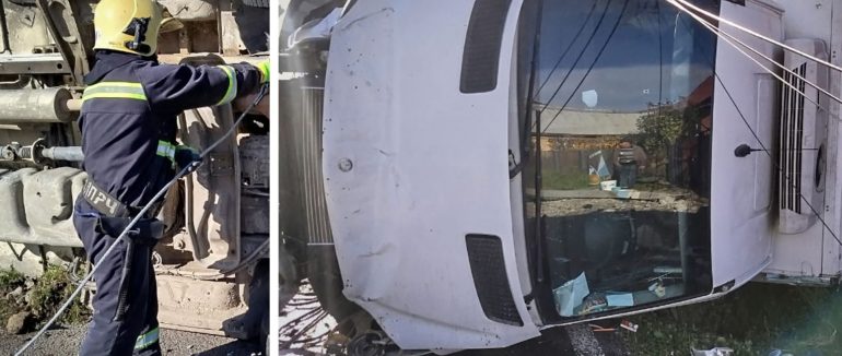 Збив електроопору та перекинувся: на Рахівщині 21-річний мукачівець влаштував карколомну аварію