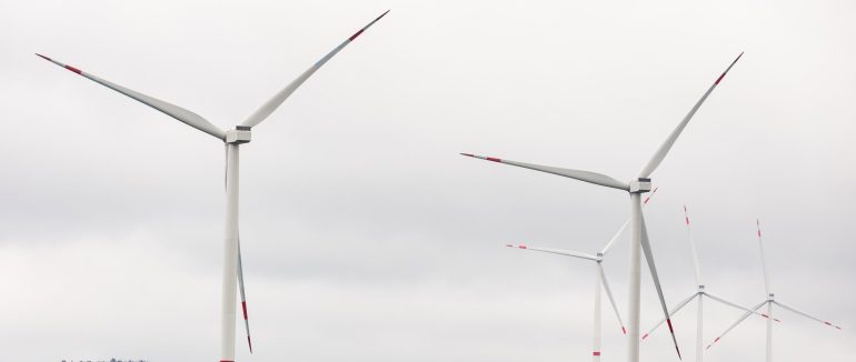 Відомий австрійський журналіст спростував популярні міфи про вітряки