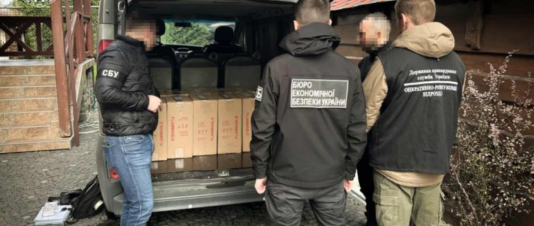 Алкоголь, тютюн і 7 тонн спирту: на Закарпатті накрили підпільне виробництво