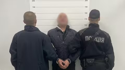 Раніше судимий ужгородець побив та пограбував чоловіка з інвалідністю