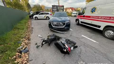У Тячеві 14-річна водійка мопеда зіткнулася з Audi – травмовані двоє підлітків