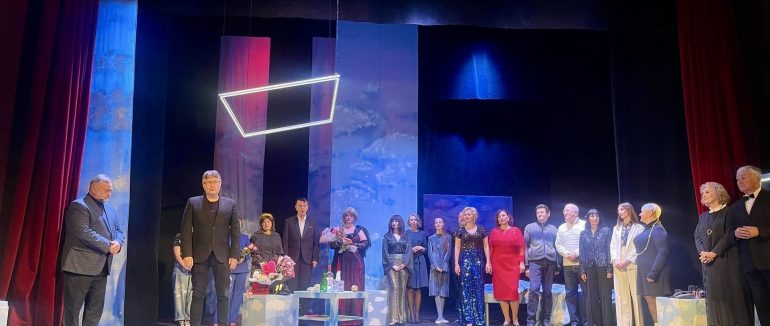 У Мукачеві відкрили 79-й театральний сезон двома премʼєрними виставами