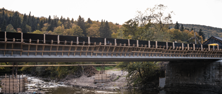 Відновлення мосту у Жденіївській громаді на фінальному етапі