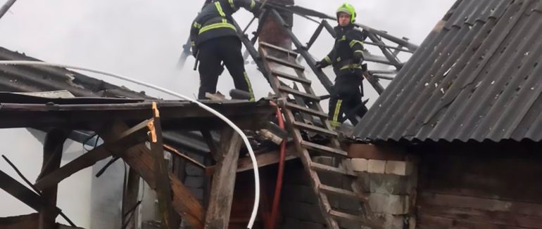 Вогнеборці Тячівщини ліквідували пожежу господарської споруди