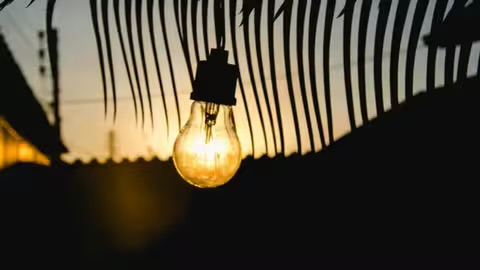 Вимкнення світла повертаються: оприлюднено графік відключень на Закарпатті 5 листопада