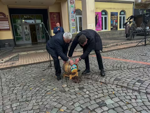 У Мукачеві стартував перший міжнародний форум виноробів та виноградарів