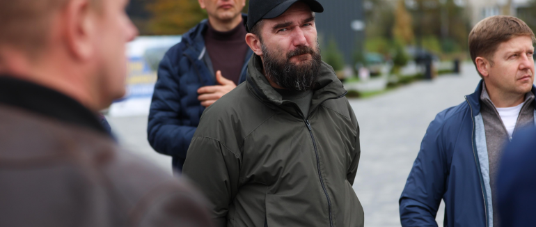 Військовослужбовець, нардеп та екоактивіст Олександр Юрченко підтримав розвиток вітряків на Закарпатті