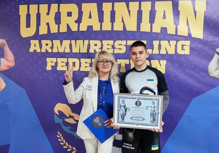 Найсильніша дитина планети: 12-річний закарпатець встановив світовий рекорд