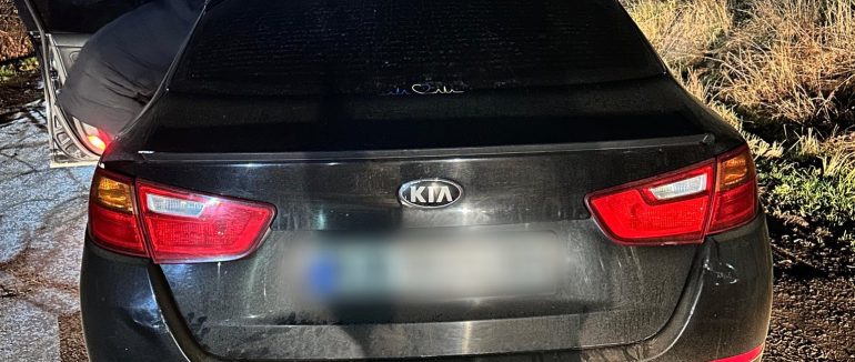 Їхав з «аварійкою»: закарпатські патрульні викрили нетверезого керманича