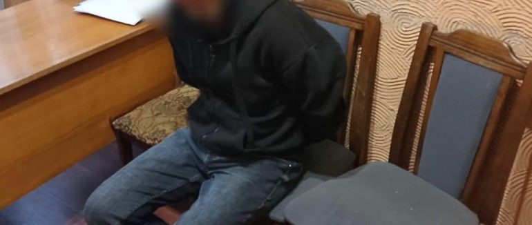 43-річний закарпатець у стані спʼяніння побив дружину і накинувся на сина та поліцейських