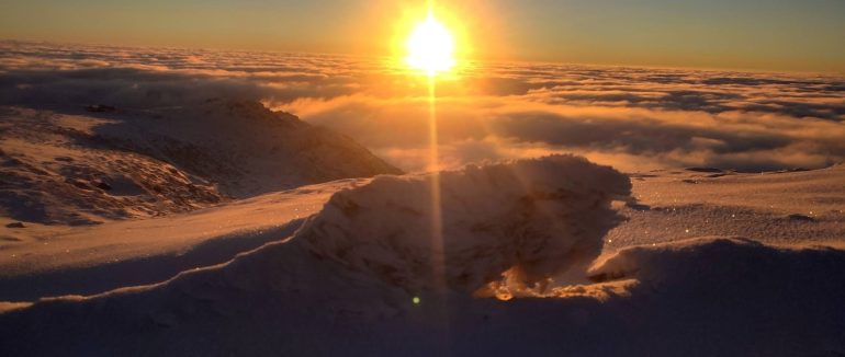 «Карпатське море»: морозний світанок на горі Піп Іван Чорногірський