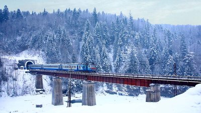Укрзалізниця запускає додаткові поїзди до Закарпаття на Різдвяні та Новорічні свята