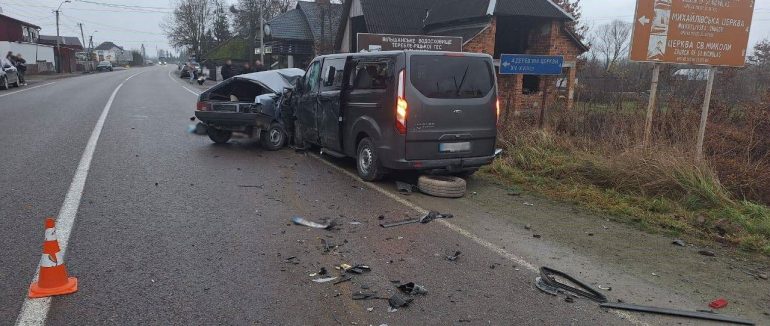 Поліцейські розповіли деталі смертельної ДТП на Хустщині, у якій загинула 32-річна водійка