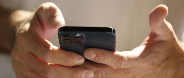 Нова шахрайська схема: закарпатцям надходять фейкові повідомлення про блокування номера