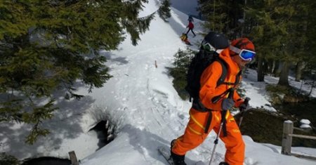 Рятувальники попереджають про небезпечний сніговий карниз на Говерлі