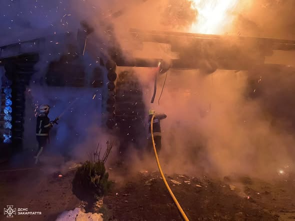 Вогнеборці ліквідували пожежу в лазні на Тячівщині