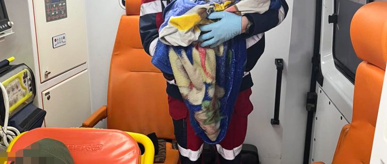 28-річна закарпатка народила третю дитину вдома за кілька хвилин до приїзду «швидкої»