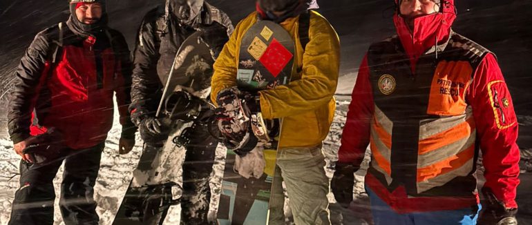 Рятувальники допомогли двом сноубордистам, які заблукали під час катання на Драгобраті