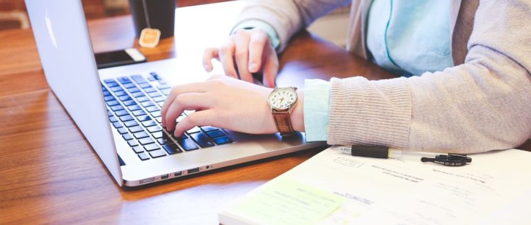 Сидячий спосіб життя не завжди шкодить: вчені пояснили, коли він корисний