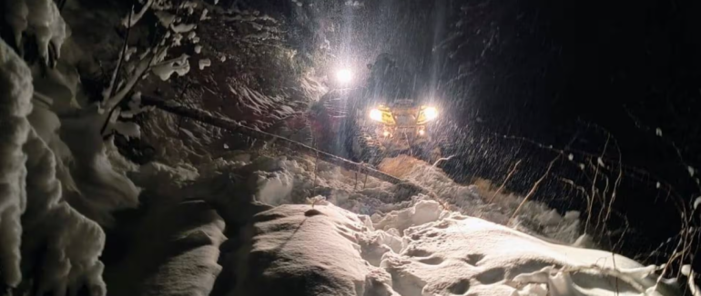 Одяг примерз до тіла: у румунських Карпатах у надскладних умовах врятували двох українців