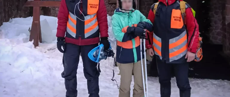 Гірські рятувальники допомогли туристам з Києва та Молдови, які заблукали на Драгобраті