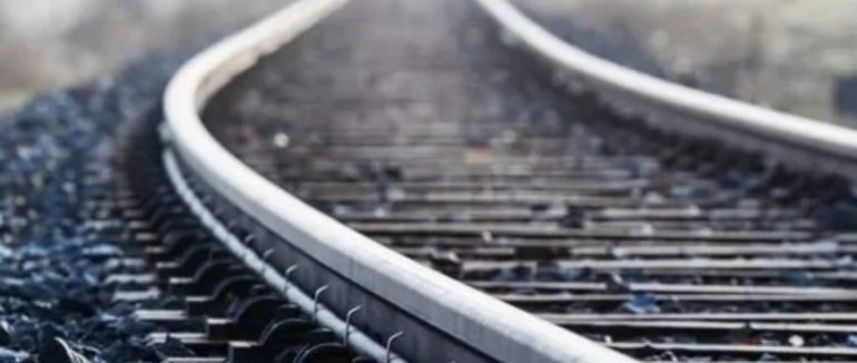 У Мукачеві поїзд збив чоловіка, який переходив колію