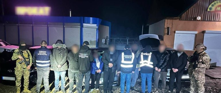 $8 000 за незаконний перетин кордону: на Рахівщині викрили канал переправлення чоловіків