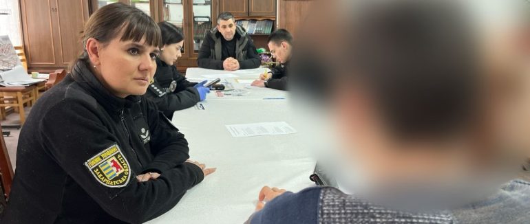 В одному з ліцеїв Мукачева учень погрожував школярам ножем