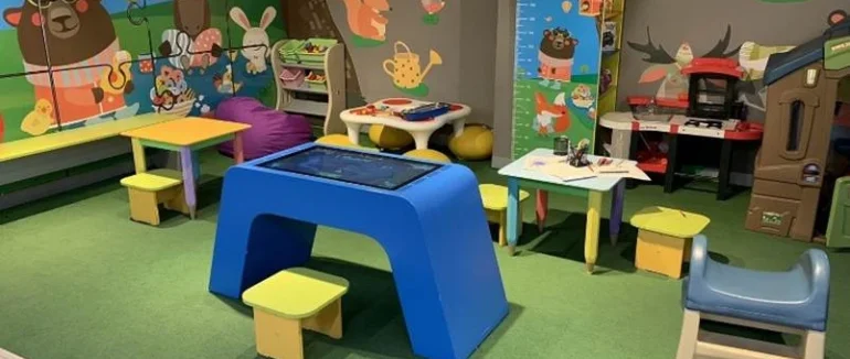 Інтерактивний стіл для дітей