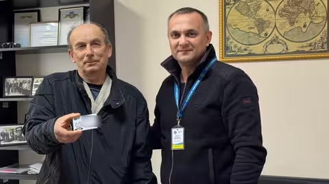 65-річний житель Ужгородщини вперше отримав паспорт громадянина України