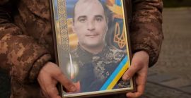 18 місяців вважався зниклим безвісти: в Ужгороді попрощалися з Героєм Олександром Шугаром