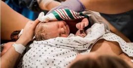 У Берегові бригада «швидкої» врятувала життя породіллі після домашніх пологів