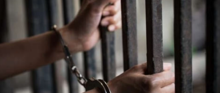 Посадовця Укрпошти увʼязнили на 3 роки за відмову від повістки