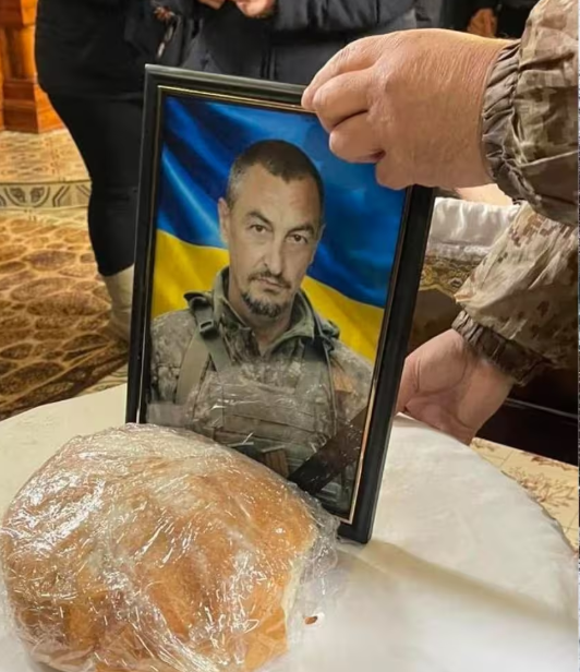 У Чинадіївській громаді попрощалася із загиблим Захисником Іваном Шпаковським