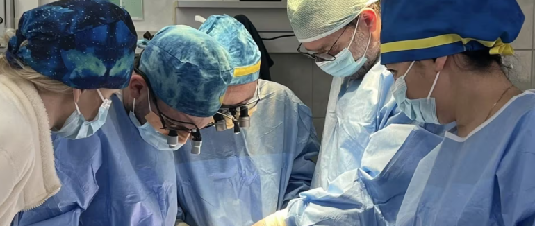 У дитячій лікарні у Мукачеві вперше провели унікальну реконструкцію орбіти та повік