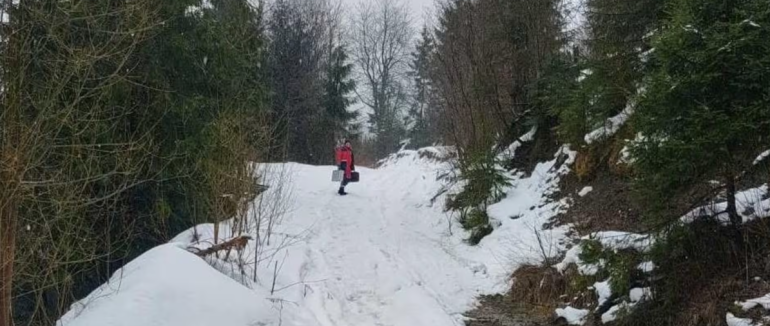 На Тячівщині медики 800 метрів йшли пішки, щоб врятувати 86-річного чоловіка