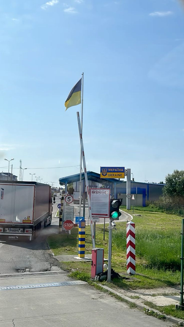 Закарпатка намагалася перевезти майже 200 пачок сигарет без акцизу через кордон