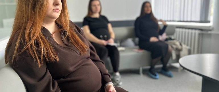 У Лікарні Святого Мартина триває цикл зустрічей «Академії вагітності» для жінок, які готуються до найважливішої події — народження малюка