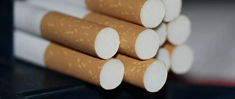 Сигарети різко здорожчають від 1 квітня: скільки коштуватиме пачка