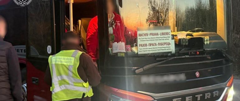 В Закарпатській області викрили схему «тіньового» продажу квитків на міжнародні рейси