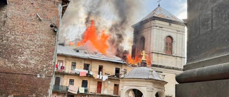 У сусідньому Львові внаслідок атаки РФ пошкоджено об’єкт спадщини ЮНЕСКО та житловий будинок