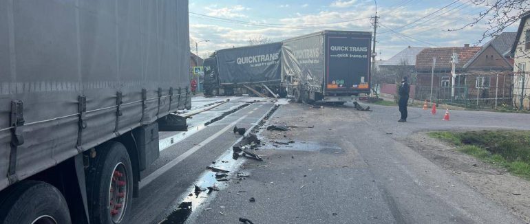 Смертельна ДТП у Ракошині: водій вантажівки виїхав на зустрічну та загинув