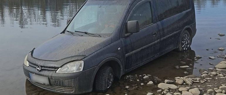 Викрав ключі з будинку та незаконно заволодів автомобілем закарпатця: поліцейські Сваляви затримали рецидивіста