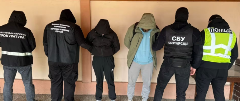 $7000 з клієнта: на Закарпатті викрили схему незаконного переправлення до Румунії