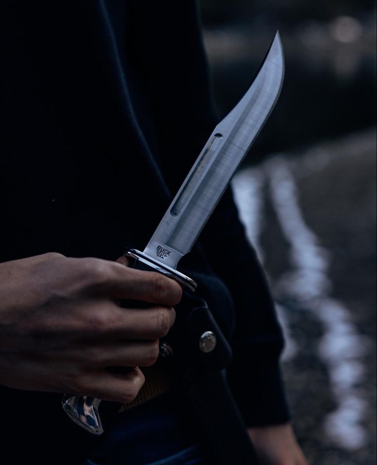 У Хусті чоловік убив перехожого ножем